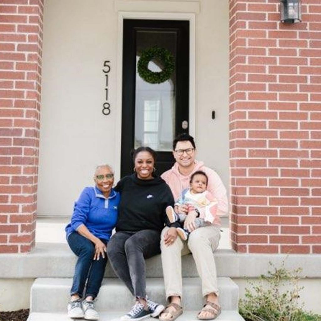 Multi-generations of a family pose on their front porch together | South Jordan, Utah